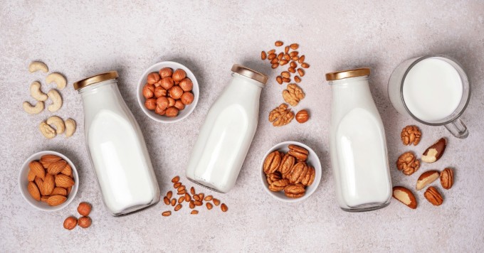 Uống sữa hạt đúng cách giúp hỗ trợ giảm cân và làm đẹp da từ bên trong.