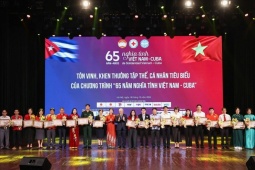 Tin tức trong ngày - Nhân dân Việt Nam ủng hộ 615 tỉ đồng hỗ trợ nhân dân Cuba anh em