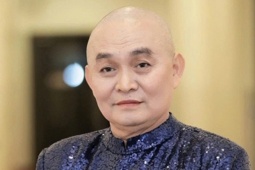 Giải trí - Trương Ngọc Ánh thân mật bên người đàn ông lạ, Xuân Hinh thảnh thơi tuổi 65
