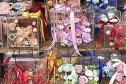 Sôi động thị trường hoa, quà tặng trước lễ 20/10