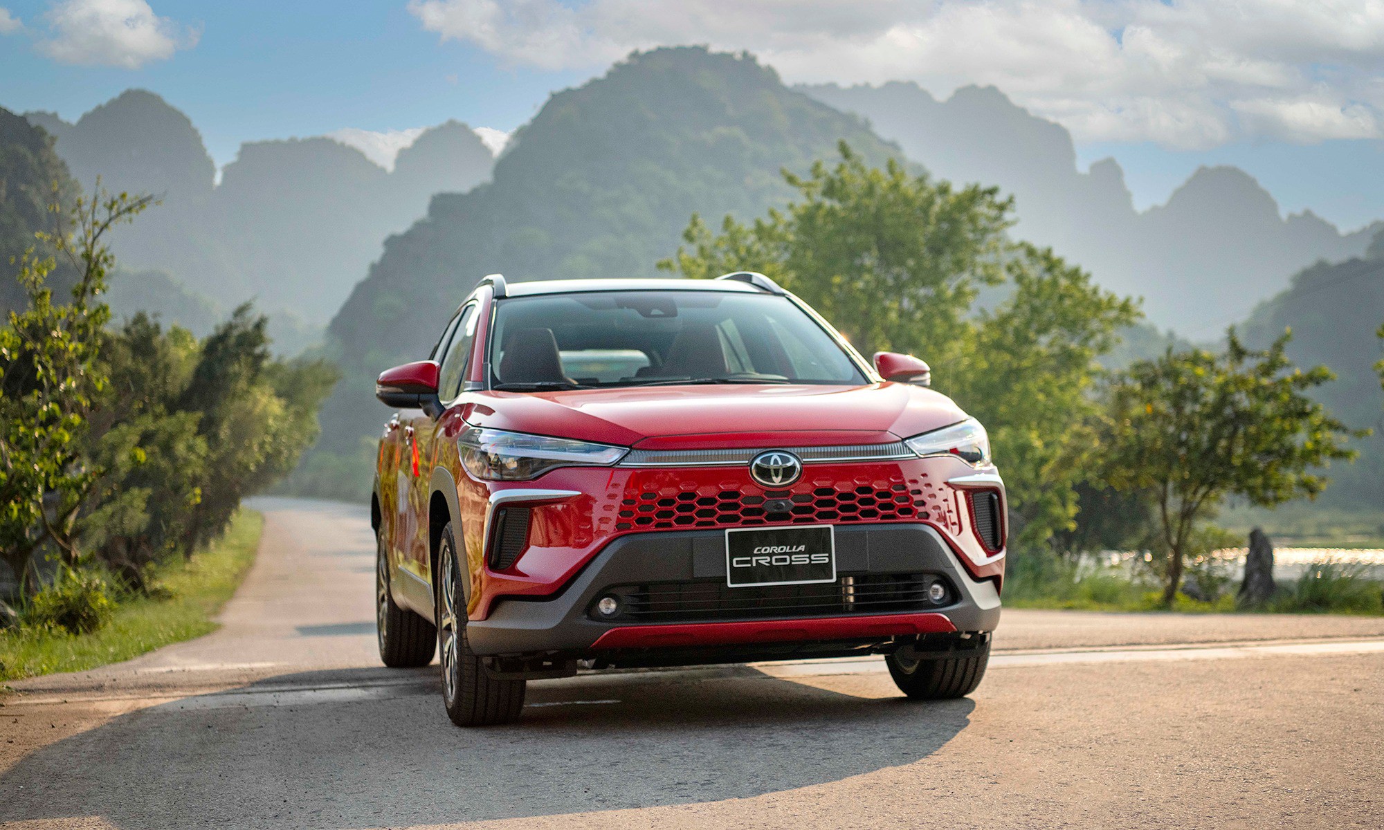 Toyota Corolla Cross: Thiết kế sang trọng và tiết kiệm nhiên liệu cho người trẻ - 2