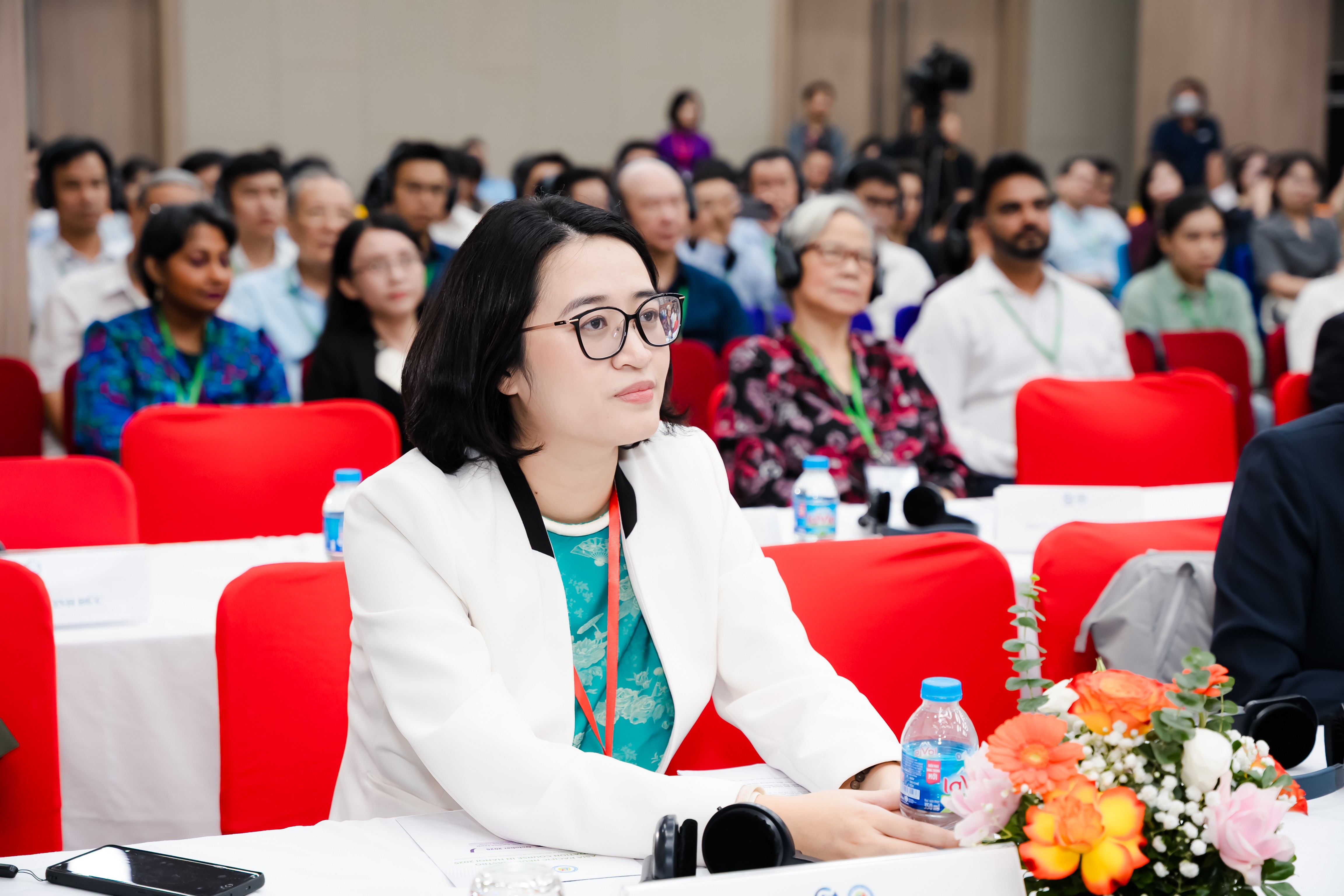 PGS.TS Đào Việt Hằng, Phó Giám đốc Trung tâm Nội soi, Bệnh viện Đại học Y Hà Nội, Phó Tổng Thư ký Hội Khoa học Tiêu hóa Việt Nam