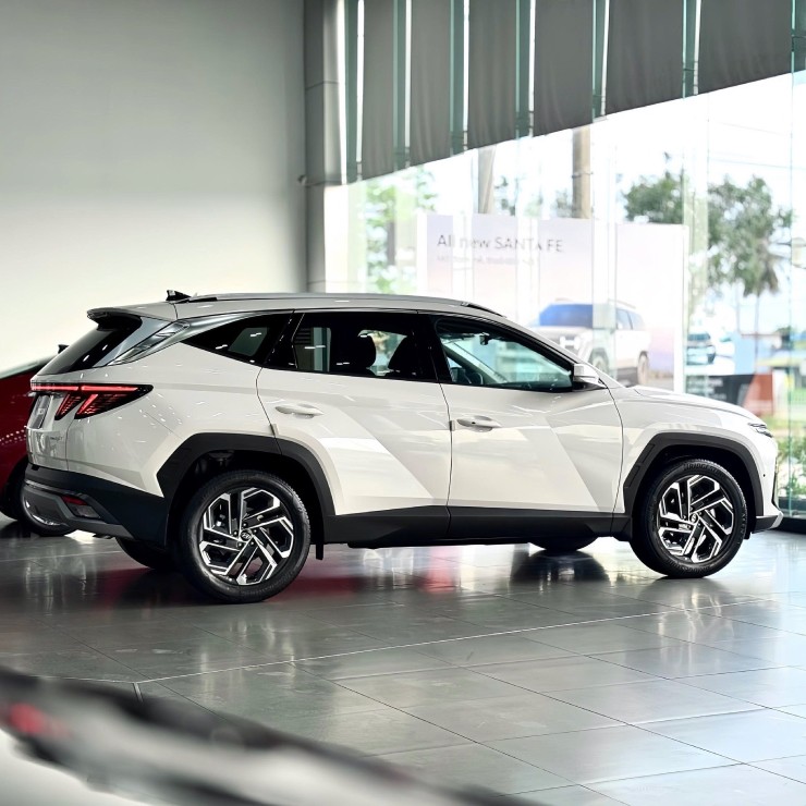 Honda CR-V hay Hyundai Tucson: Đâu mới là dòng SUV đáng xuống tiền? - 10
