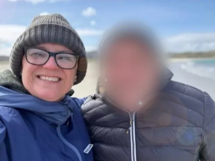 Jeannette và gia đình cô đã gặp lại người anh cùng cha khác mẹ mới của cô.