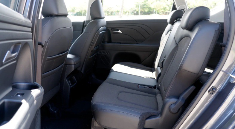 Điểm qua những chi tiết mới trên mẫu xe Hyundai Stargazer bản nâng cấp - 8