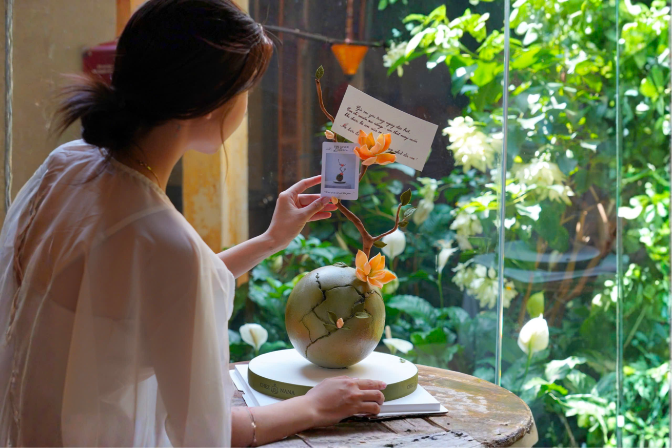 CHEZ NANA ghi điểm với phái đẹp trong hành trình “nở rộ từ vết nứt thời gian” - 1