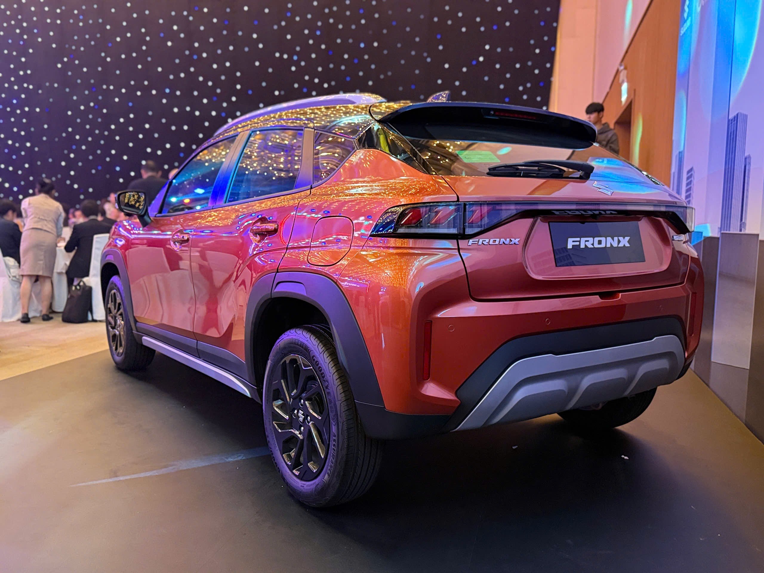 Suzuki Fronx ra mắt thị trường Việt, giá bán từ 520 triệu đồng - 2