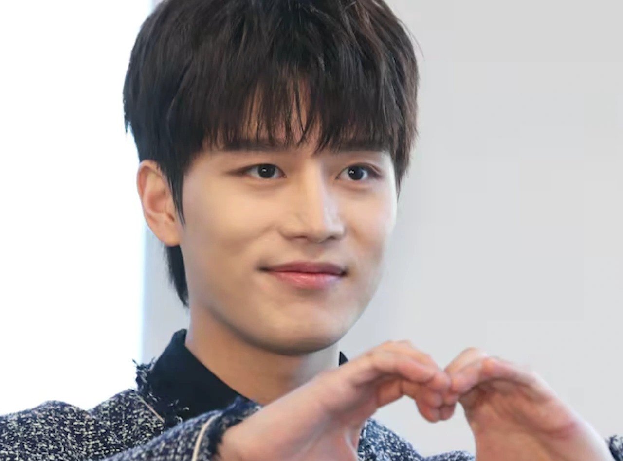 Taeil thời còn hoạt động trong nhóm nhạc NCT.