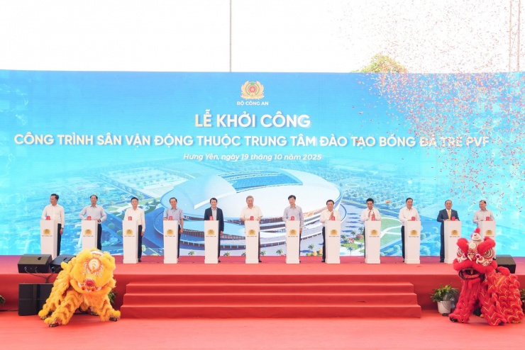 Tổng Bí thư Tô Lâm và lãnh đạo Đảng, Nhà nước bấm bút khởi công công trình sân vận động PVF