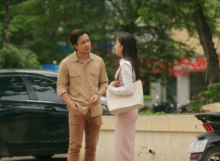 Một người đẹp khác của phim VTV là Anh Đào cũng có màn đóng chung dở khóc dở cười với ông xã Anh Tuấn. Ở phim Cầu Vồng Cuối Chân Trời, hai người vào vai một cặp vợ chồng đã ly hôn nhưng vẫn tranh cãi về quyền nuôi con.