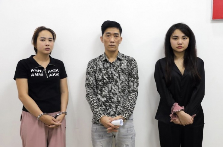 Từ trái qua: Bình, Dũng, Hương.