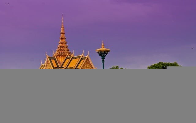 Campuchia – đất nước chùa tháp mang đậm dấu ấn văn hóa Khmer cổ xưa – luôn cuốn hút du khách bằng vẻ đẹp hòa quyện giữa lịch sử, tâm linh và thiên nhiên. Nếu bạn đang tìm một hành trình vừa khám phá di sản, vừa thư giãn giữa những bãi biển xanh, thì xứ sở này là lựa chọn không thể bỏ qua. Ảnh DulichViet
