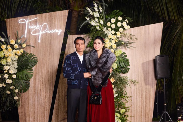 Á hậu Thanh Tú và chồng doanh nhân.