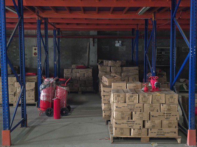 Tang vật và khu sản xuất bình chữa cháy giả