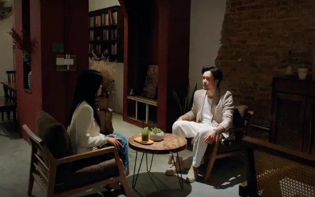 Vì đều là diễn viên chuyên nghiệp nên cả hai tách biệt giữa đời thực và phim ảnh, nên Anh Đào và Anh Tuấn vẫn nhập vai nhanh chóng, trên trường quay thì trò chuyện vui vẻ nhưng trước ống kính lại trở nên căng thẳng, đối đầu gay gắt.