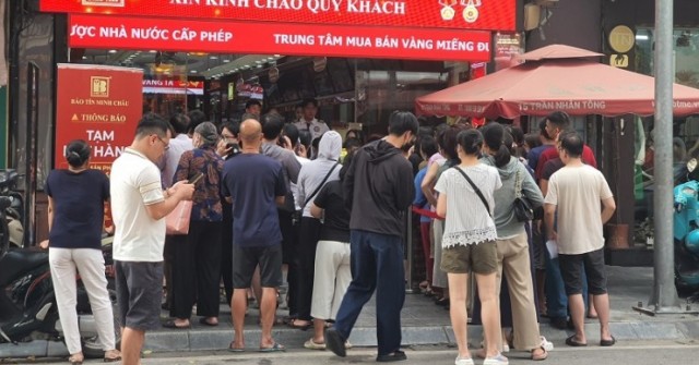 Giá vàng ngày 19/10 giảm: Hàng loạt tiệm vàng c...