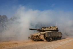 Giao tranh bùng phát trở lại, quân đội Israel tấn công Dải Gaza