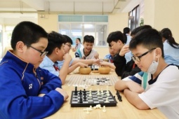 Nhiều địa phương siết sử dụng điện thoại trong trường học