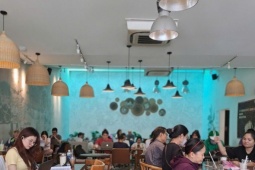 Khi chủ quán cà phê 'bán chỗ ngồi' để học bài, làm việc