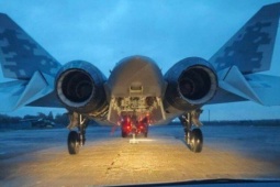Bức ảnh hiếm hé lộ khoang vũ khí bí ẩn của Su-57 Nga