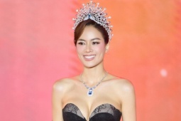 Miss Global Như Vân mặc hở đi chấm thi nhan sắc