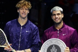 Sinner hạ Alcaraz ở "Siêu Grand Slam", tiếc vì không thắng kình địch nhiều hơn