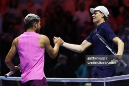 Video tennis Alcaraz - Sinner: 2 set phục hận, lên ngôi thần tốc (Six Kings Slam)