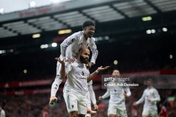 Đại chiến Liverpool - MU: Mbeumo rực sáng ghi bàn phút thứ 2, Fernandes sút trúng cột dọc