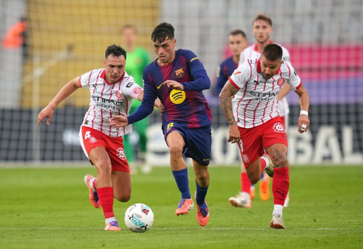 Pedri bày tỏ mối lo ngại với tình hình của Barca