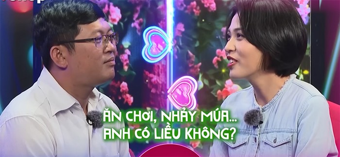 Gái xinh “tưng tửng” khuấy đảo sân khấu hẹn hò khiến bạn trai toát mồ hôi - 7