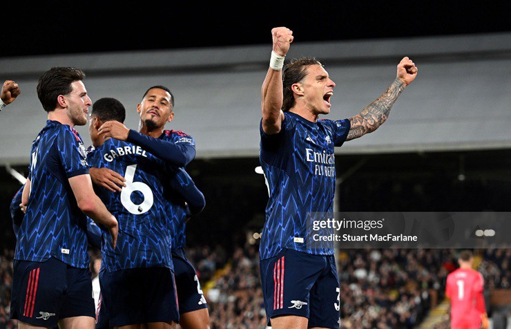 Arsenal tiếp tục dẫn đầu BXH Ngoại hạng Anh