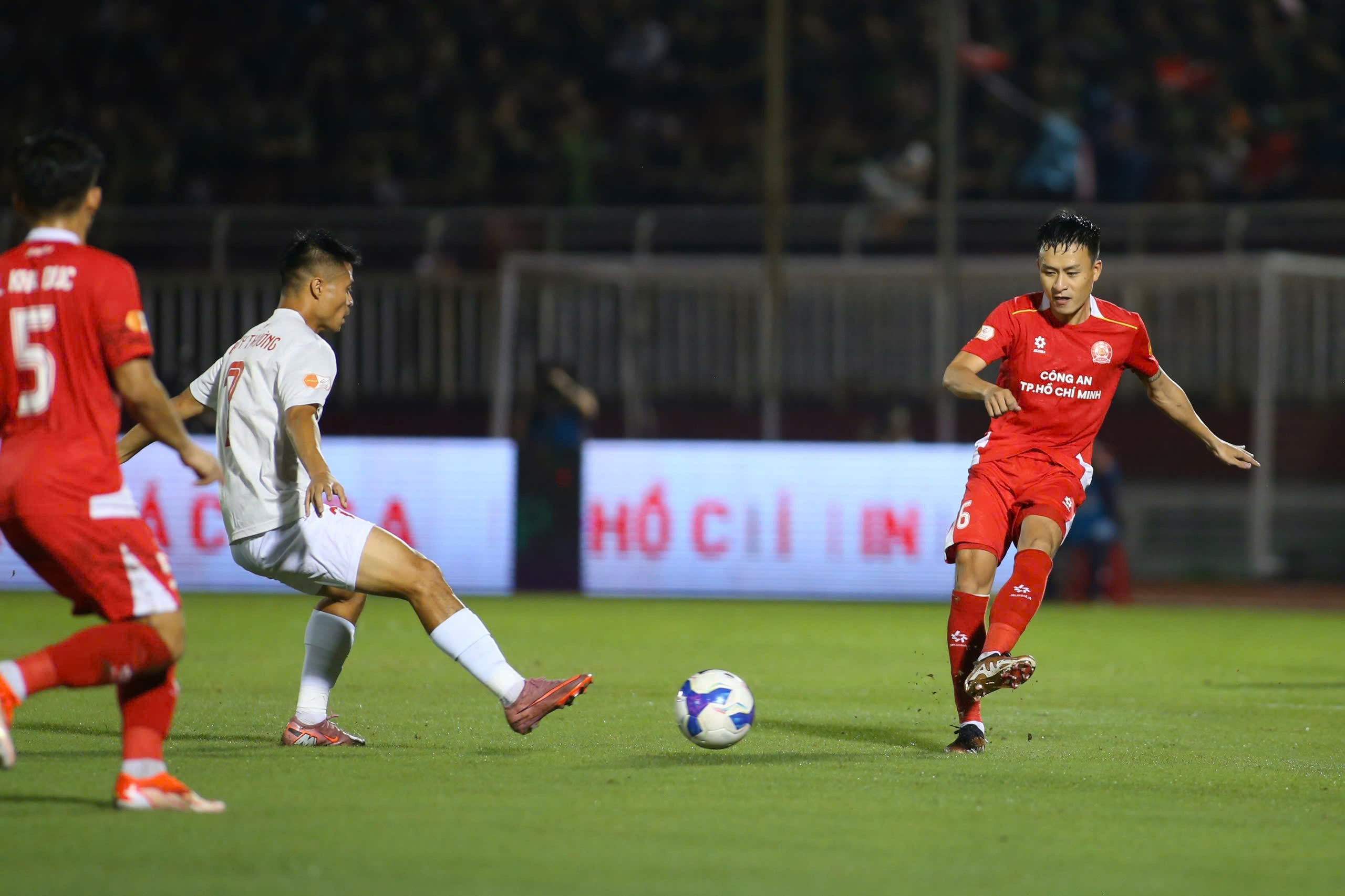 Trực tiếp bóng đá Công an TP.HCM - Hà Tĩnh: Thanh Tùng cứu thua giữ lại 1 điểm (V-League) - 1