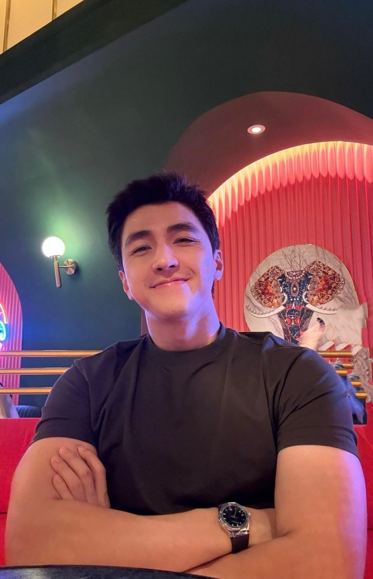 Diễn viên Bình An béo lên trông thấy, tiết lộ sắp cán mốc 80kg.&nbsp;