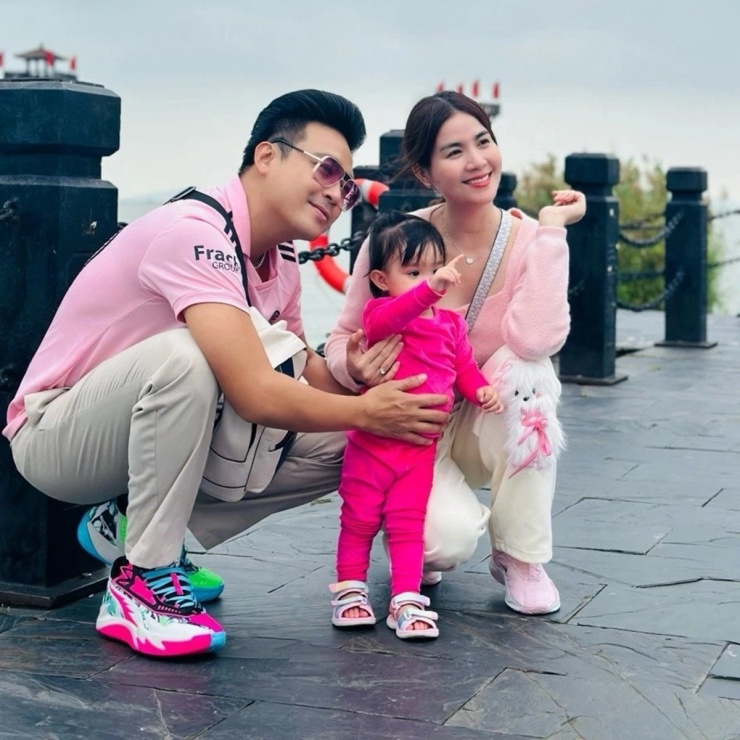 Vợ chồng diễn viên Thanh Duy - Kha Ly lần đầu đưa con gái du lịch nước ngoài.&nbsp;