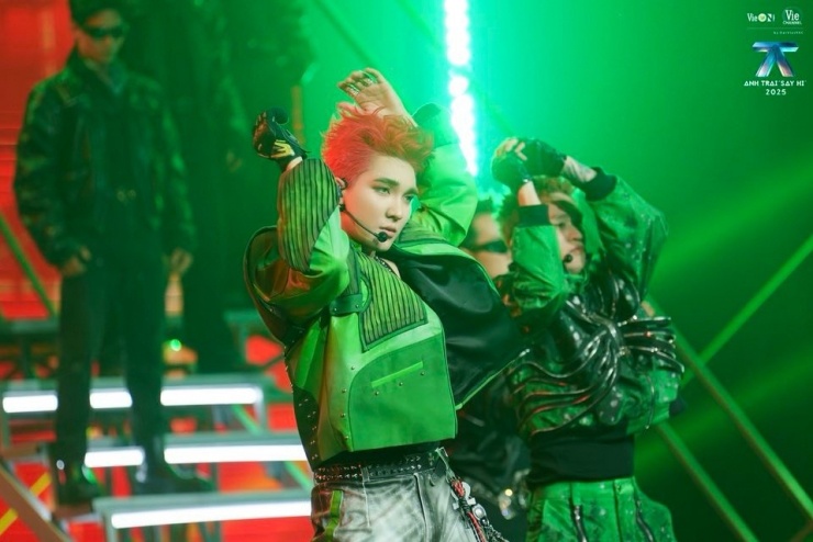 OgeNus cùng team 3 Chìm 7 Nổi đứng top 1 bảng A ở Live Stage 2.