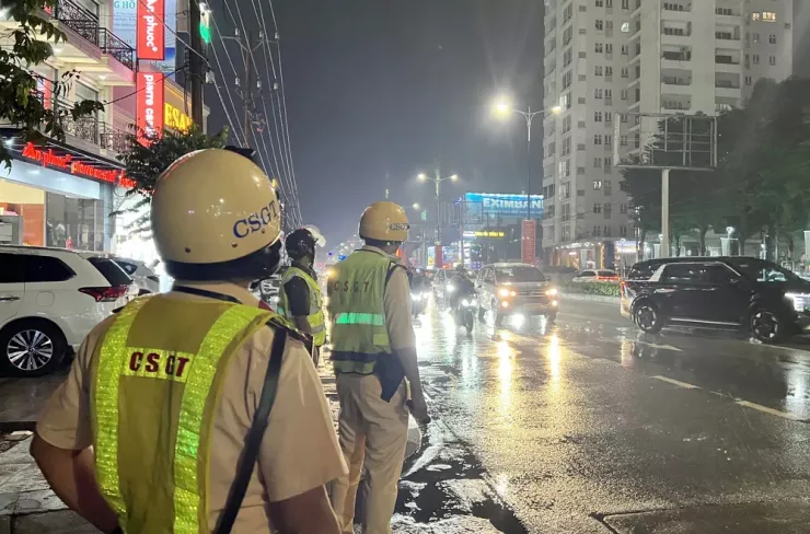 Sau bữa cơm tối kèm 2 lon bia, một công nhân bị phạt khi đo nồng độ cồn - 1