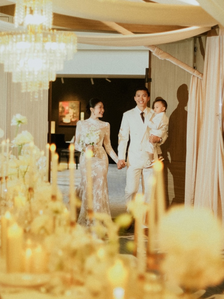 Vợ chồng Đoàn Văn Hậu kỷ niệm hai năm ngày cưới - 1