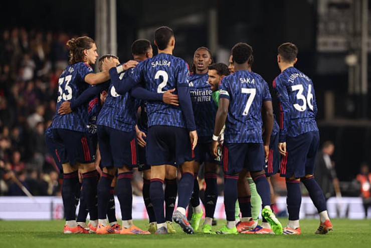 Arsenal tiếp tục vững vàng trên ngôi đầu Premier League 2025/26.