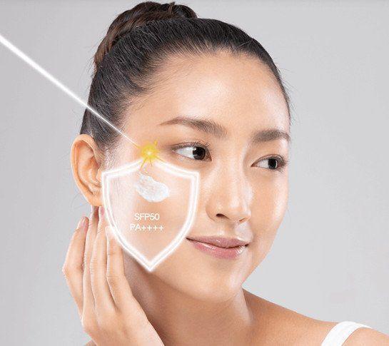 Luôn sử dụng kẹm chống nắng để bảo vệ làn da khỏi tia UV (Ảnh minh họa)