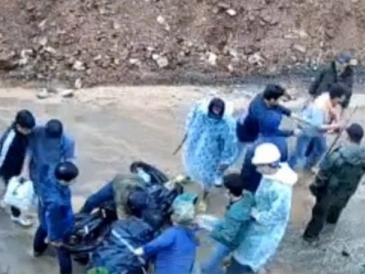 CLIP: Vây bắt đối tượng chở một bao tải chứa ma tuý