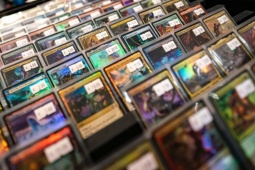 Thị trường - Tiêu dùng - Taylor Swift, Pokémon và cuộc đổ xô săn thẻ bài tại Mỹ