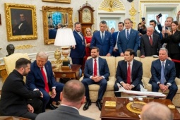 Ông Trump muốn đóng băng chiến sự, ông Vance lấp lửng chuyện bán Tomahawk