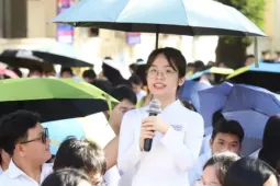 Phó Giám đốc Công an TPHCM: Chỉ một tin nhắn lạ, học sinh dễ trở thành nạn nhân
