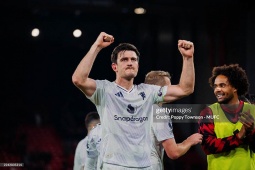 Dàn sao MU ăn mừng cuồng nhiệt như vô địch, tự hào chiến tích hạ gục Liverpool