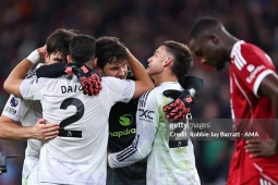 Biến động bảng xếp hạng Ngoại hạng Anh: MU thăng tiến, áp sát Liverpool