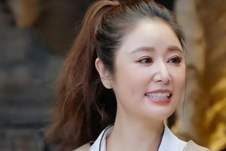 Lâm Tâm Như: 'Gần như trầm cảm khi chồng vắng nhà'