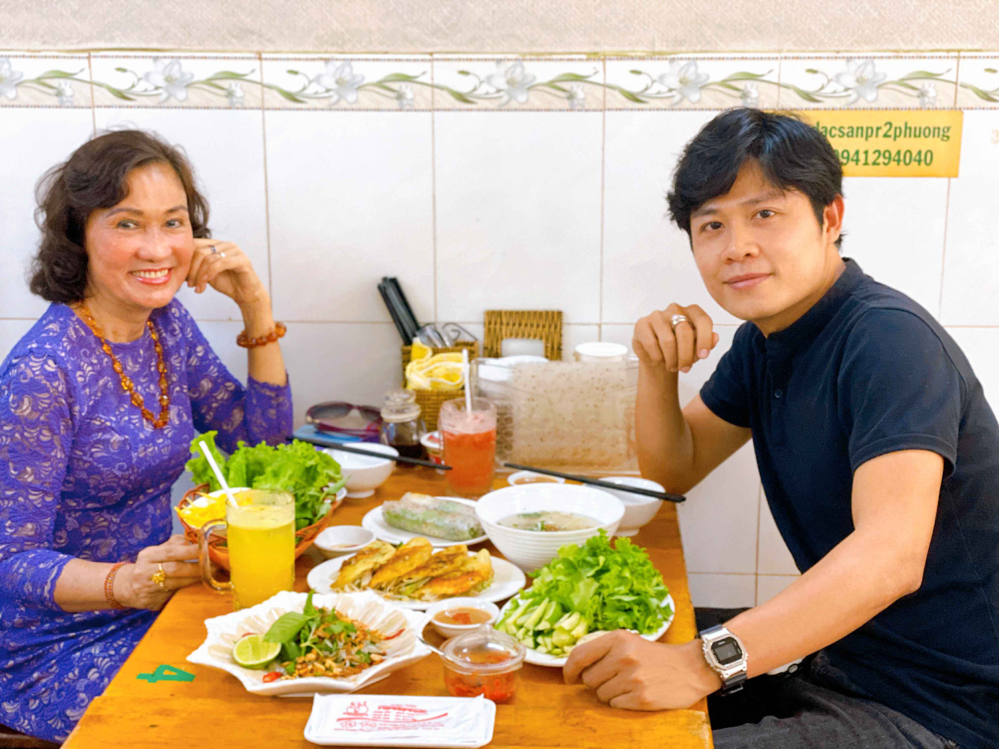 Mẹ dạy anh cách đối nhân xử thế, chăm sóc con cái chu đáo hơn.