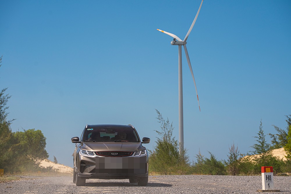 Thiết kế mạnh mẽ, nội thất sang trọng và công nghệ tiên tiến giúp Geely Coolray trở thành lựa chọn nổi bật trong phân khúc SUV đô thị tại Việt Nam.