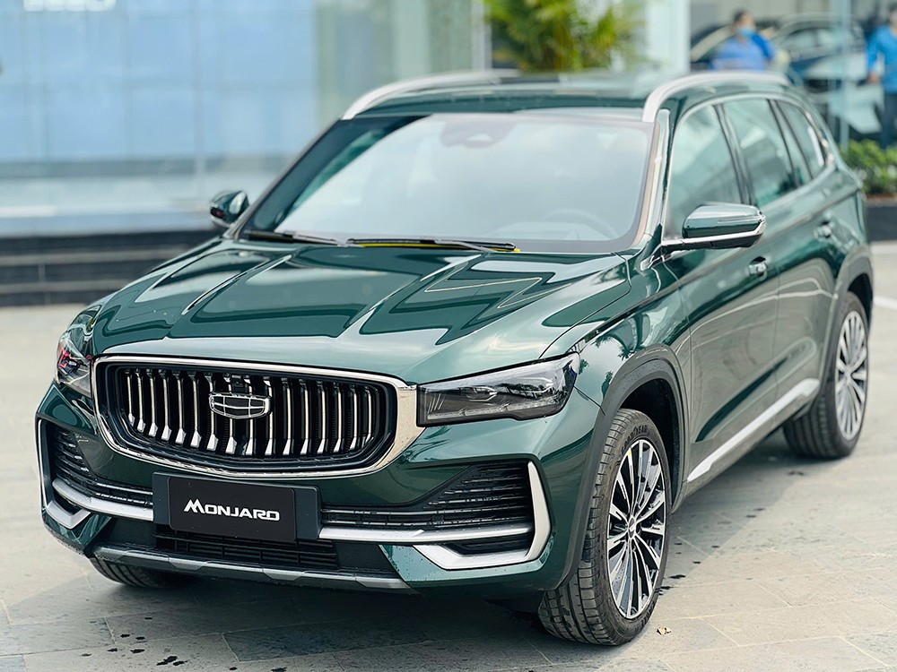 Geely Monjaro – SUV hạng D 5 chỗ cao cấp đang được ưu đãi đến 100 triệu đồng, mang đến lựa chọn sang trọng và mạnh mẽ cho người dùng Việt.