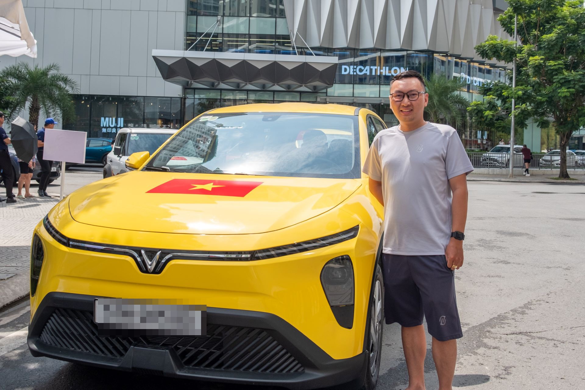 Anh Đặng Lê Minh Nghĩa (TP HCM) nhận xét Limo Green tăng tốc nhanh, mạnh và khỏe hơn xe xăng đang sử dụng.